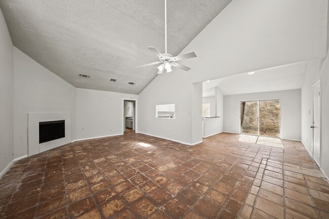 Building Photo - 4343 Willow Beach Dr