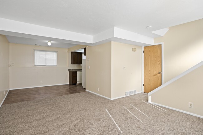 Building Photo - 5492 Lilac Ave