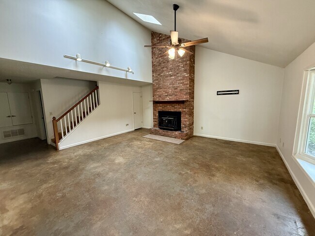 Foto del edificio - 1401 Elmdale Pl