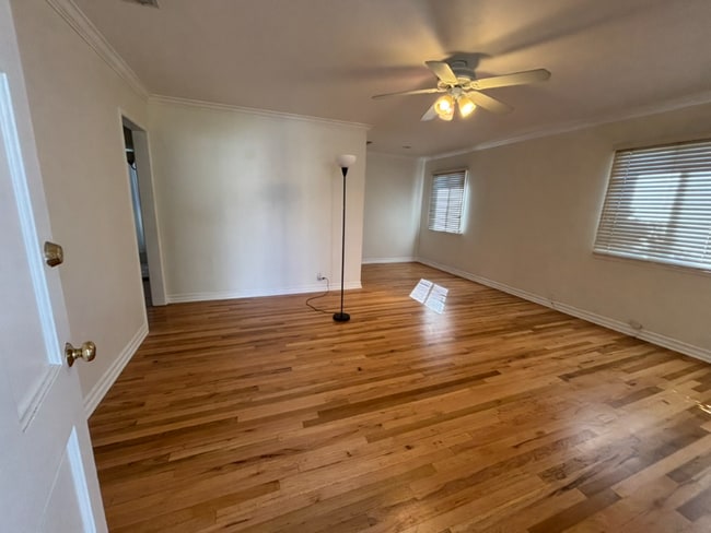 Foto del edificio - 534 N Niagara St