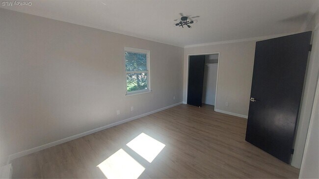 Foto del edificio - 203 Ludingtonville Rd