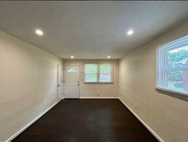 Foto del edificio - 6429 Tuttle Ave