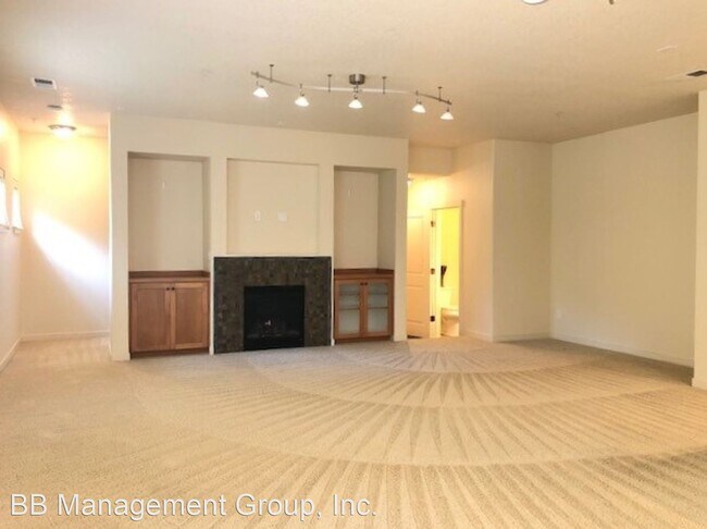 Foto del edificio - 3 br, 2.5 bath House - 645 NE Newstead Lane