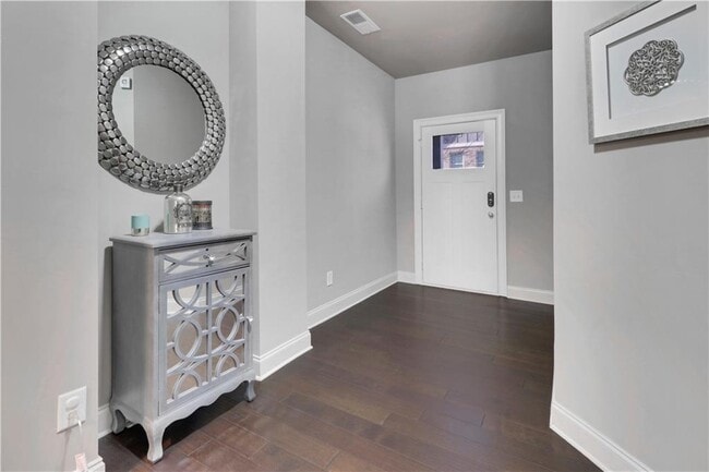 Foto del edificio - 5084 Whiteoak Terrace SE