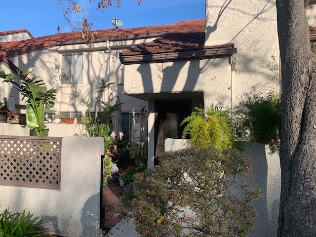 Entry View through Patio - 402 Via Colinas