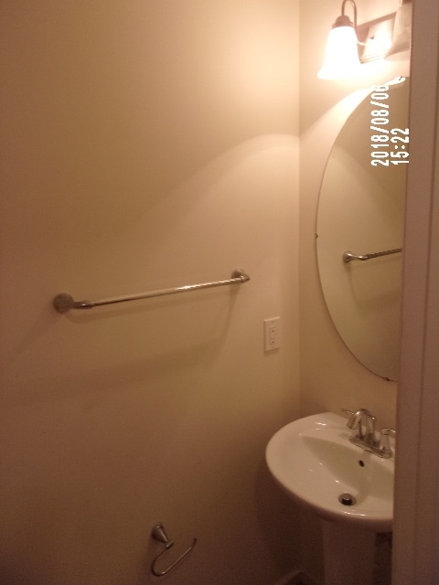 Building Photo - Eastern Henrico Townhome - 3 BR and 2 1/2 ...