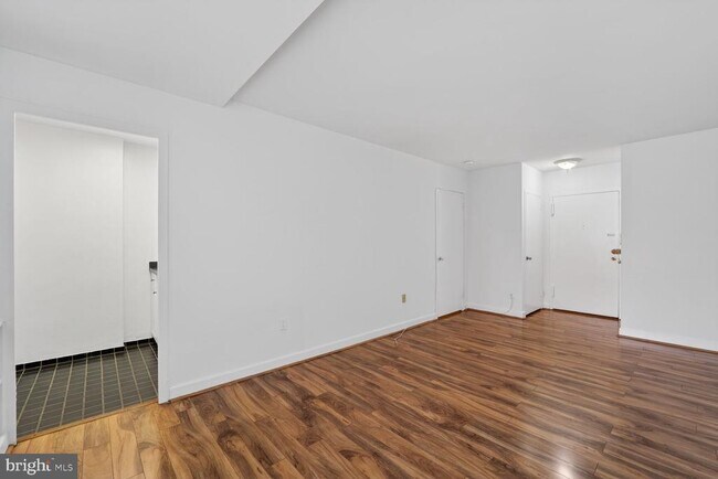 Foto del edificio - 1021 Arlington Blvd