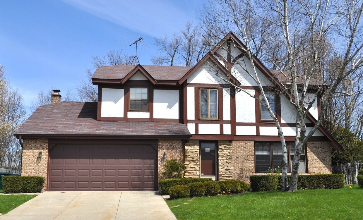 3730 Russett Ln, Northbrook, IL 60062 House for Rent in Northbrook