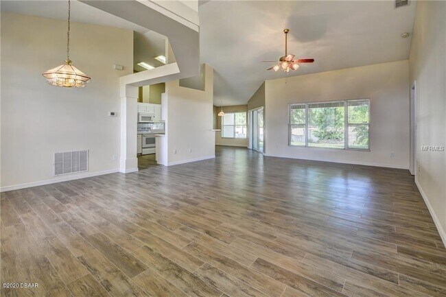 Building Photo - 5980 Sawgrass Point Dr