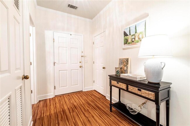 Foto del edificio - 2921 Lenox Way NE