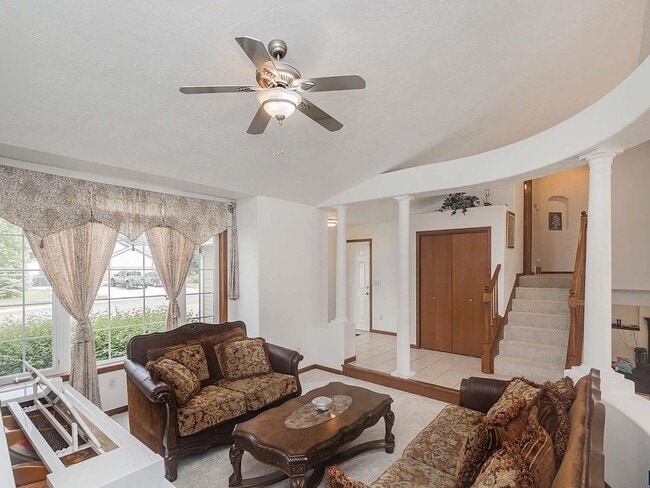 Foto del edificio - 809 S Outlook Dr