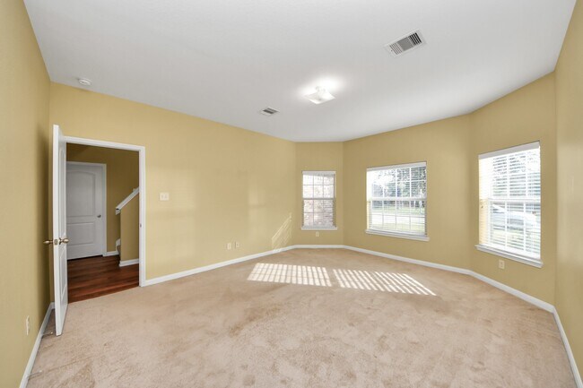 Foto del edificio - 6915 Primrose Rd