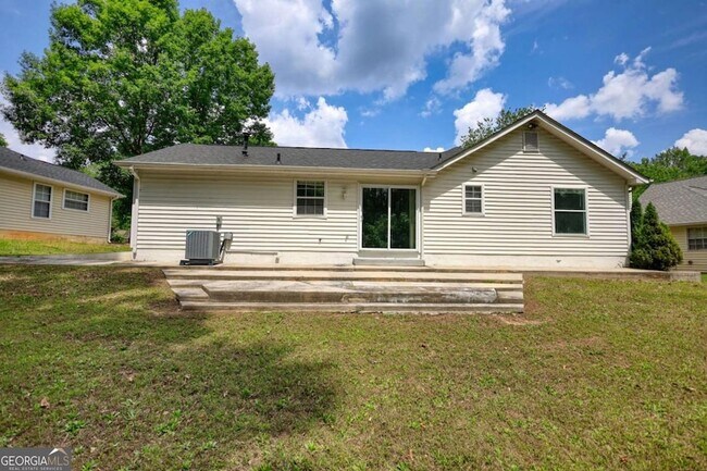 Foto del edificio - 2119 Briar Glen Ln SW