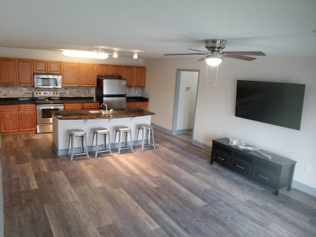 Foto del edificio - 145 Highpointe Blvd