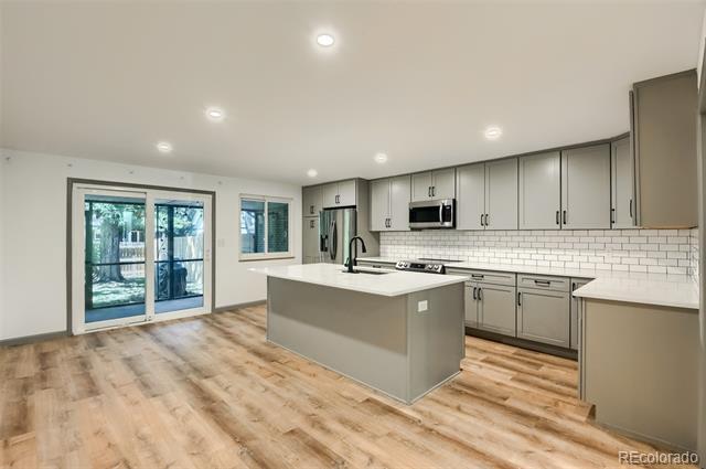 Foto del edificio - 3735 Benton St
