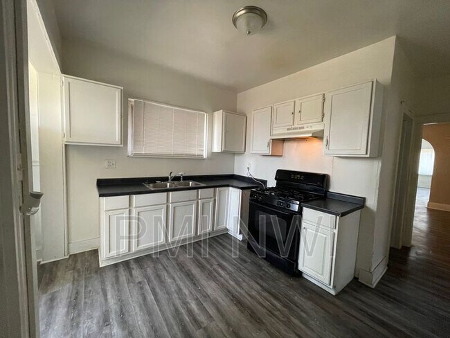 Foto del edificio - 3613 Ivy St