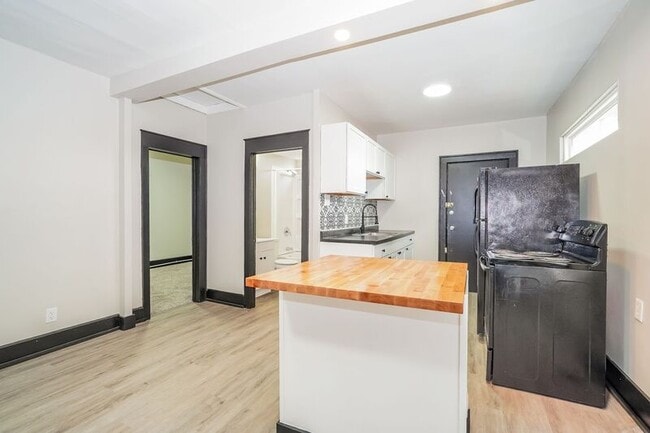 Foto del edificio - 98-100 N Hague Ave