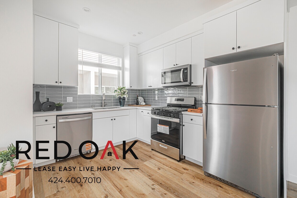 Foto principal - 11952 Vanowen St