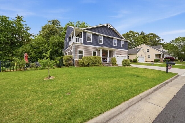 Building Photo - 431 Shorewood Pl