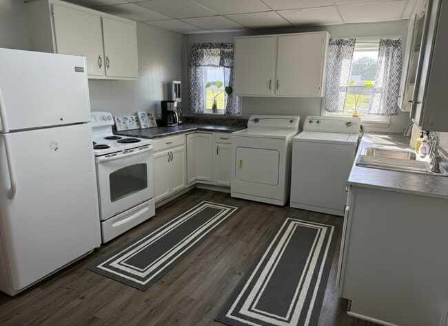 Building Photo - 115 N Water St