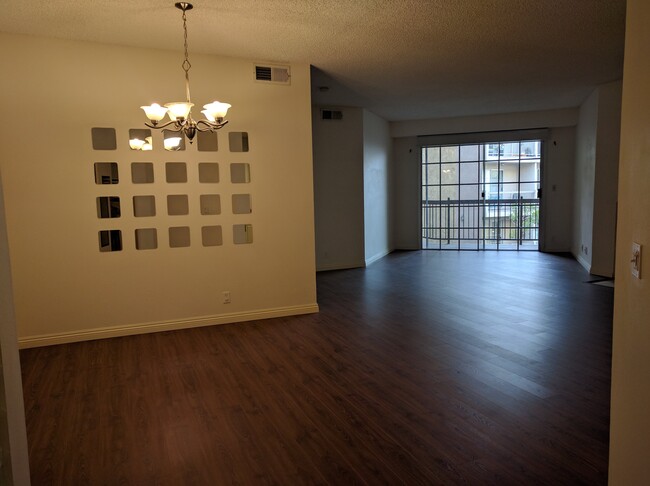 Building Photo - 10021 Tabor St