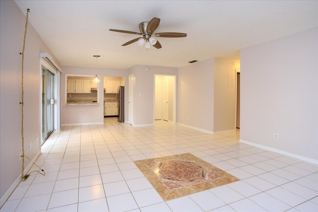 Foto del edificio - 614 Georgetown Dr