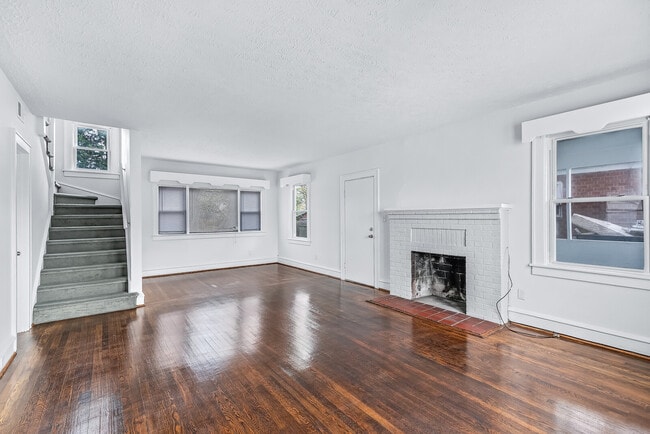 Building Photo - 629 31st St