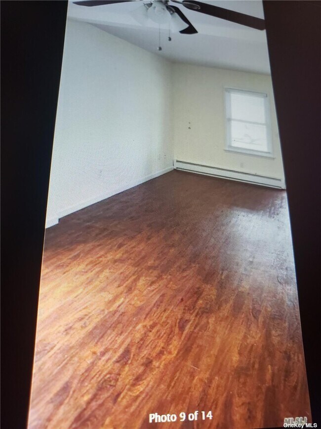 Building Photo - 472 Merrick Rd