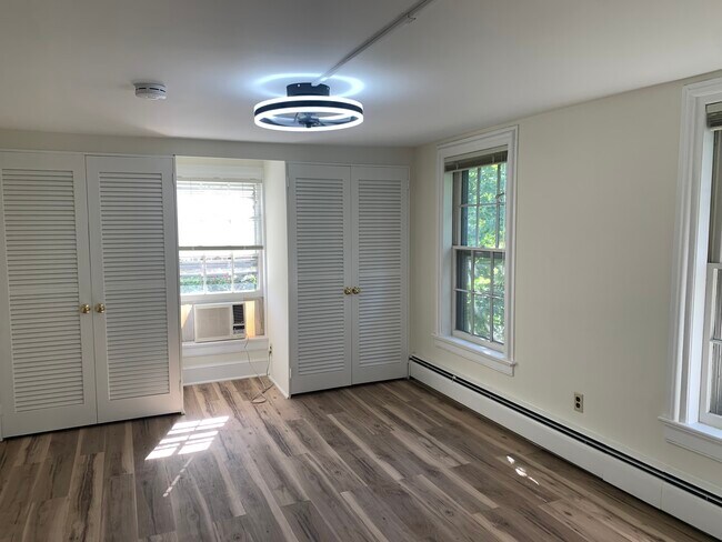 Master Bedroom - 88 Crescent Ave