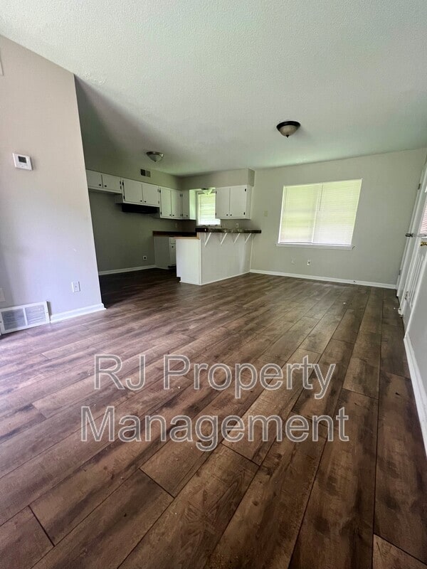 Building Photo - 5176 Braden Dr