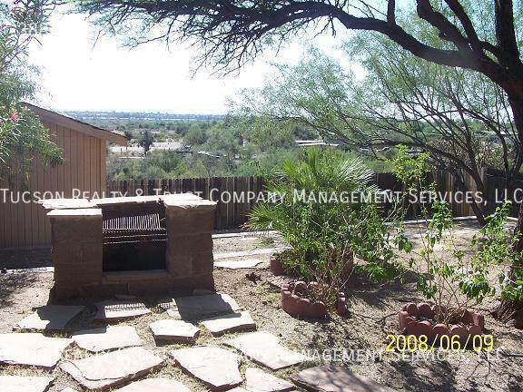 Building Photo - 3884 S Wayside Ln