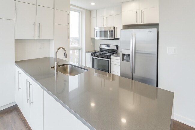 Photo - 3301 N Sheffield Ave Apartment