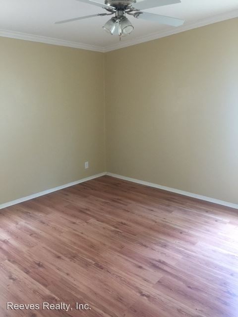 Foto del edificio - 1315 Creekway Dr