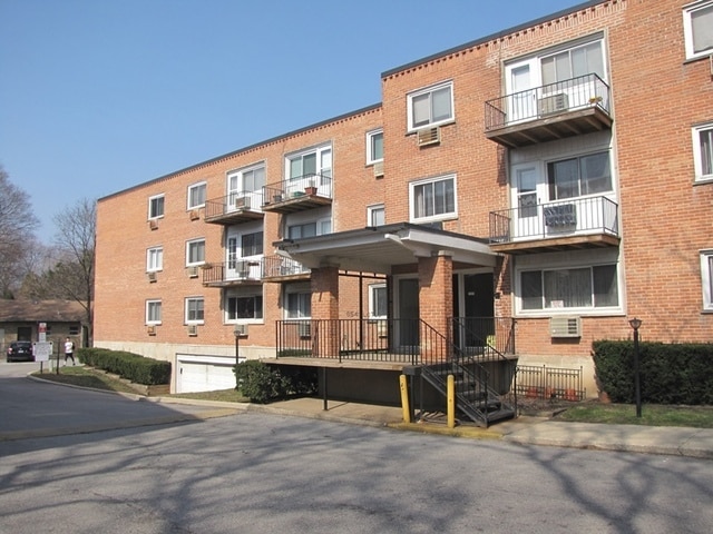 Building Photo - 8541 Lotus Ave