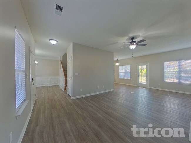 Foto del edificio - 1411 Hollythorne Dr