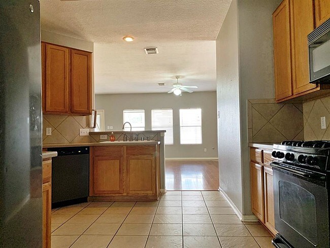 Building Photo - 15327 Fir Woods Ln