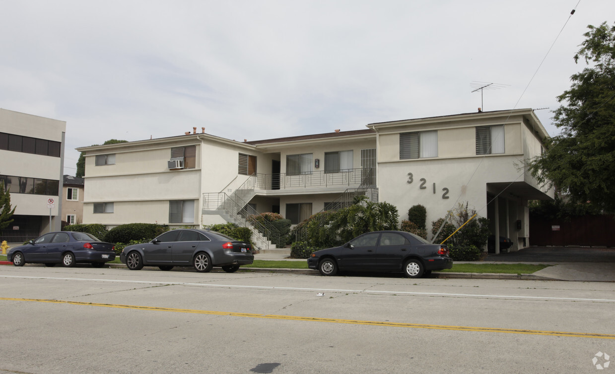 Building Photo - 3212 La Cienega Ave
