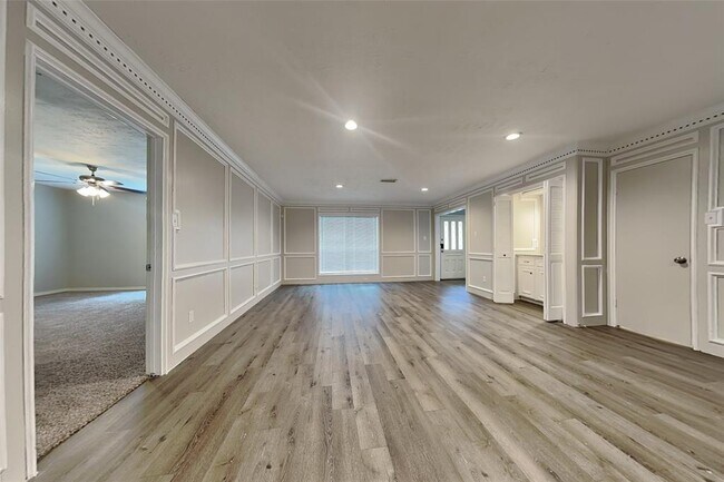 Building Photo - 19022 White Candle Dr