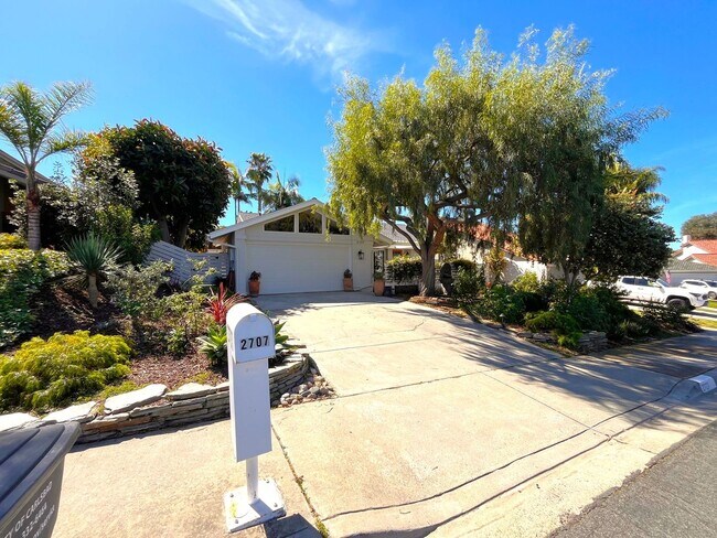 Building Photo - Most Charming Home in La Costa