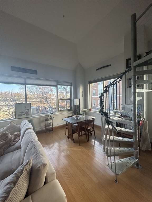 Foto del edificio - 290 Pleasant St