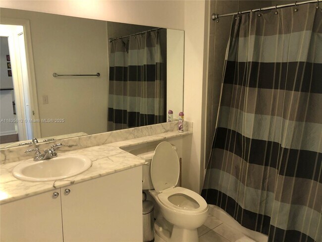 Foto del edificio - 2775 NE 187th St