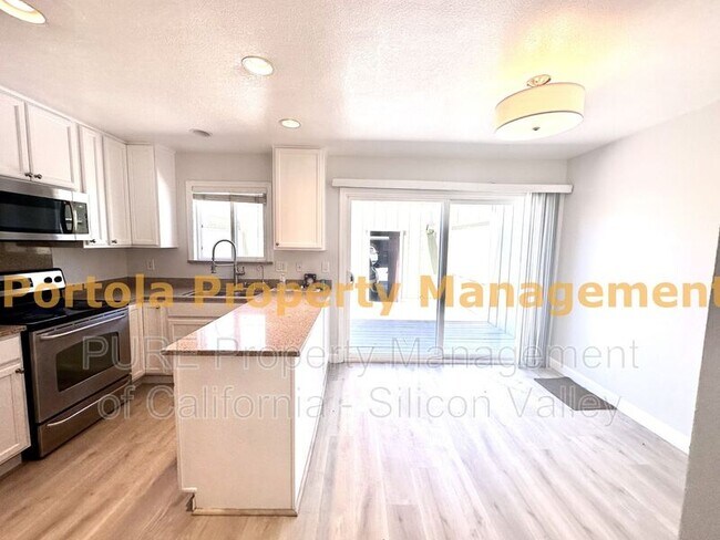 Foto del edificio - 169 Harbor Oaks Cir