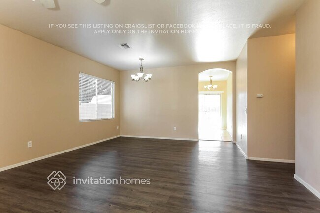 Foto del edificio - 6965 W Midway Ave