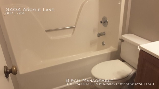 Foto del edificio - 3404 Argyle Ln