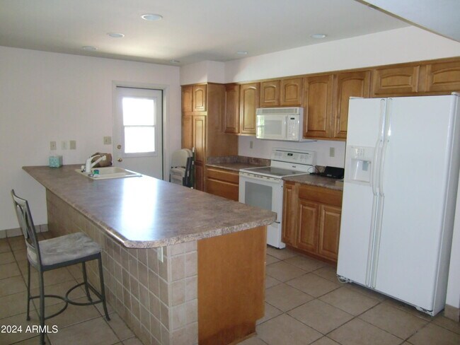 Building Photo - 2623 S Elm St