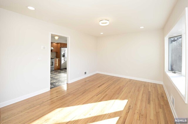 Building Photo - 532 N Midland Ave