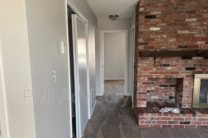 3407 SW Rd, Topeka, KS 66614 Condo for Rent in Topeka, KS