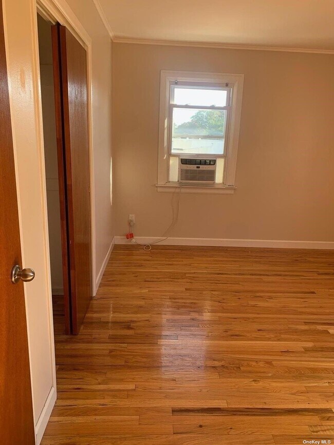 Building Photo - 491 Emerson Pl