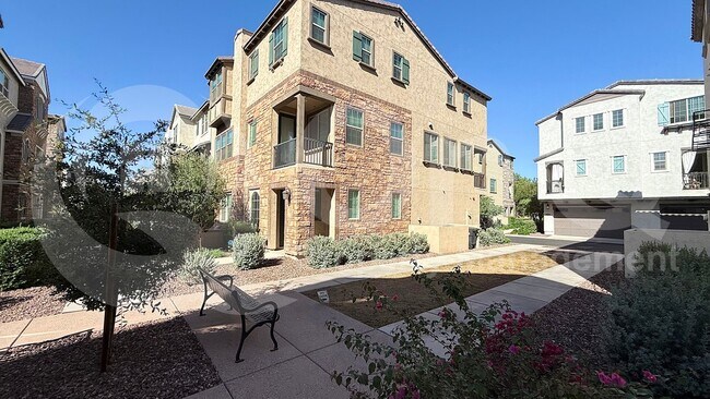 Building Photo - 1733 E Bridgeport Pkwy