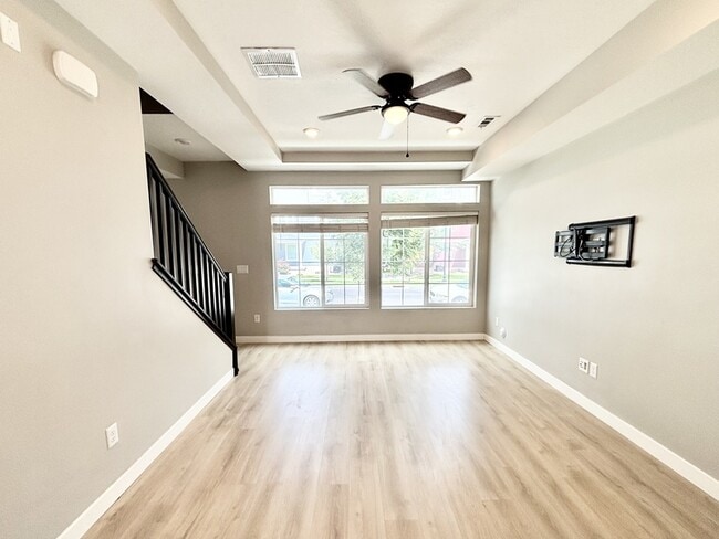 Foto del edificio - 153 E Brushy Canyon St